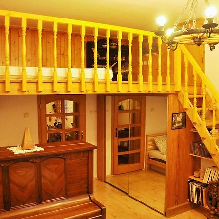 Traditional Slovak Apartment Bratislava Esterno foto