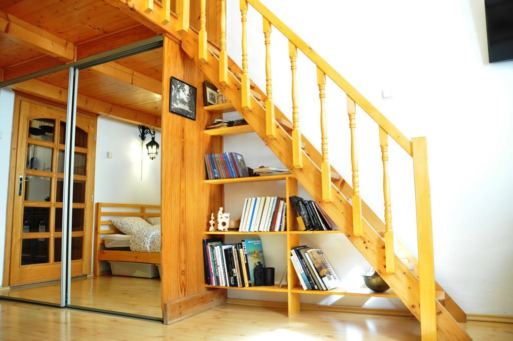 Traditional Slovak Apartment Bratislava Esterno foto