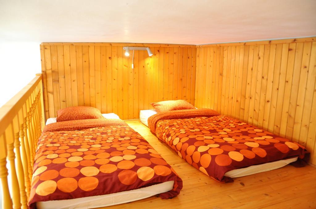 Traditional Slovak Apartment Bratislava Esterno foto