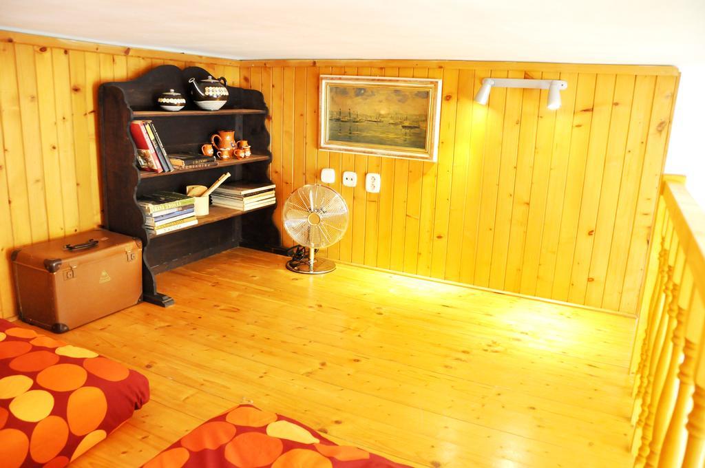 Traditional Slovak Apartment Bratislava Esterno foto