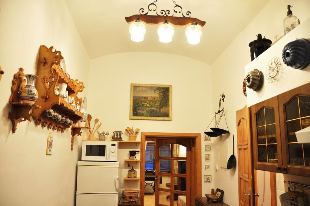 Traditional Slovak Apartment Bratislava Esterno foto