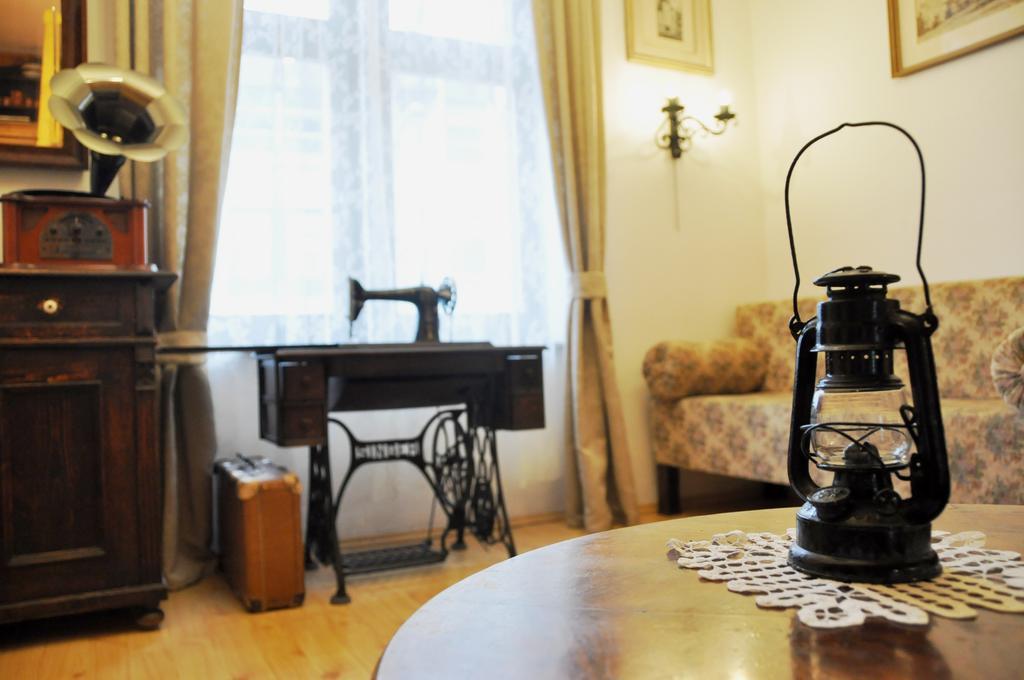 Traditional Slovak Apartment Bratislava Esterno foto