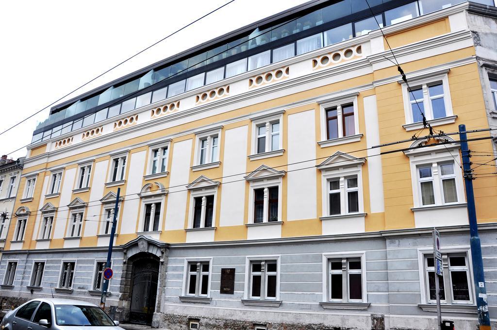 Traditional Slovak Apartment Bratislava Esterno foto